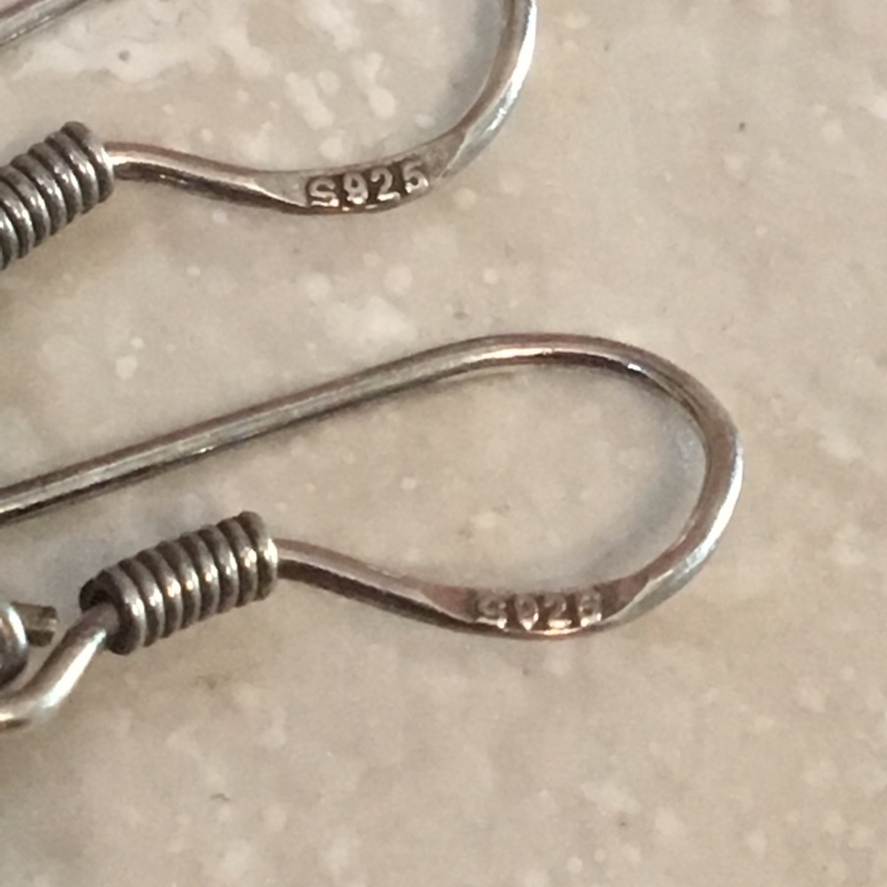 Stunning sterling silver and opal earrings! - Picture 5 of 6